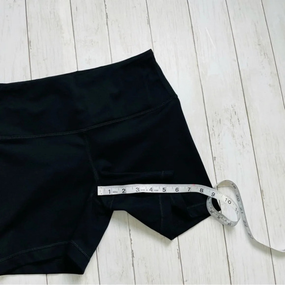 YOGALICIOUS LUX Bundle Of 2 Shorts Black‎ And Gray Size Small - Picture 6 of 7